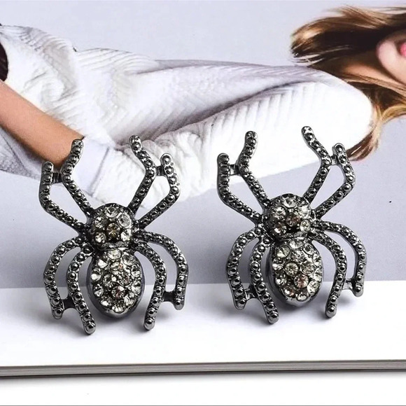 Spider Momento Mori Crystal Earrings - Picture 1 of 5